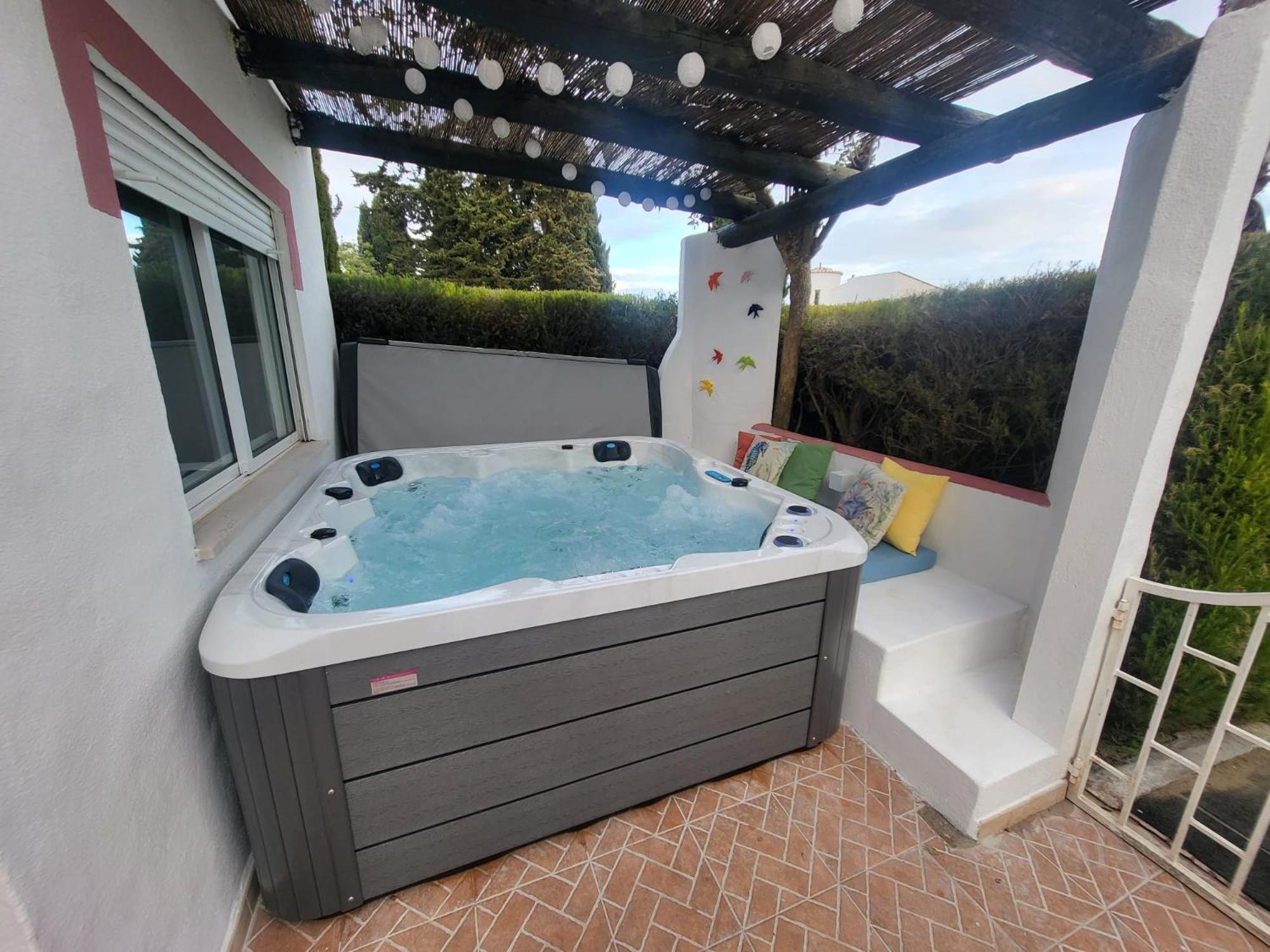 Peace Of Heaven In Algarve - Jacuzzi - By Bedzy Appartement Armação de Pêra Buitenkant foto